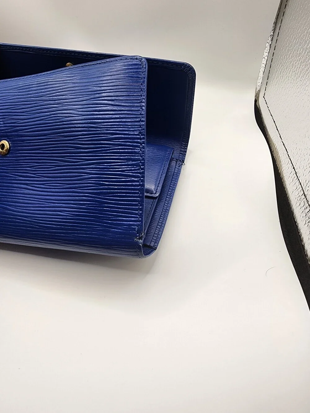 Louis Vuitton Blue Epi Leather Clutch Wallet – Authenticated
